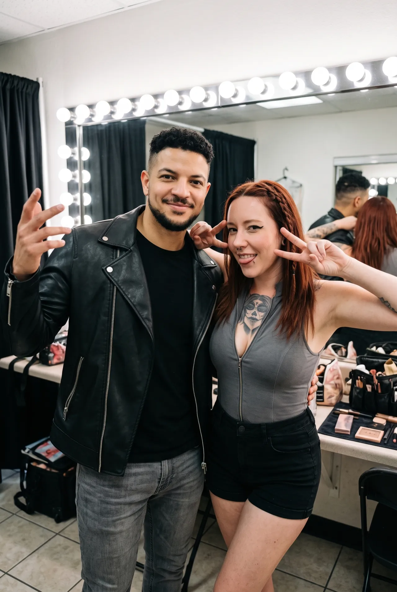 „Mirror Selfies“ – Freches Couple-Shooting