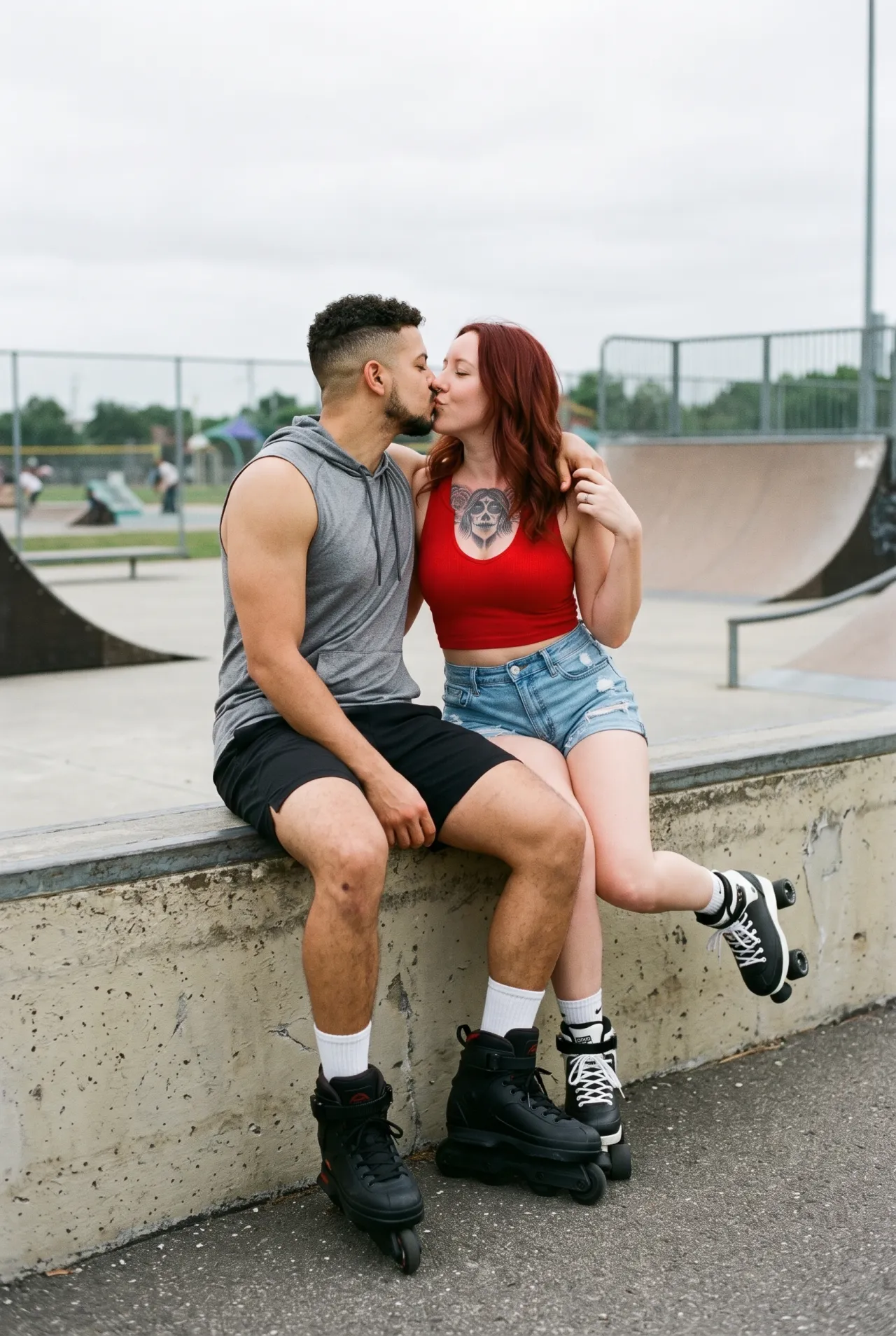 Roller Skating – Romantic Kiss